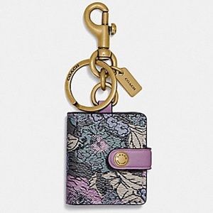 NWT - COACH PICTURE FRAME BAG PICTURE FRAME BAG CHARM WITH HERITAGE FLORAL PRINT